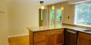 Large 4 Bedroom in Somerset Neighborhood Large 4 Bedroom in Somerset Neighborhood Gallery 11