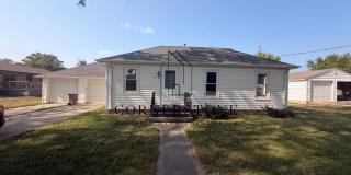 2 Bedroom House In RC, 2 Car Garage $825 Gallery 1