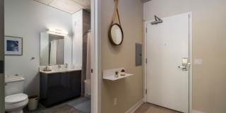 433 N Wells St Gallery 3