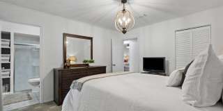 1369 Riverside Circle Gallery 19