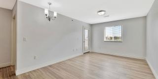 Luxurious One, Two and four-Bedroom Apartment Homes Gallery 19