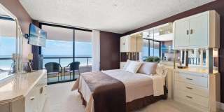1310 GULF Boulevard Gallery 21