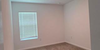 Beautiful 4 Bedroom in desirable Grand Reserve Community Gallery 13