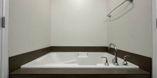 Beautifully Updated Bethany Townhome with Private Backyard and Modern Finishes Gallery 28