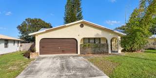 2/2/2 home with fenced backyard in Ft Pierce Gallery 1