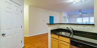 Spacious 3 Bed 2 Bath Condo With Balcony In Sought After Summerfield at Brambleton Gallery 11