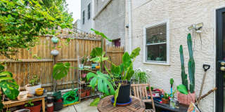 Two Bedroom Point Breeze Townhouse Gallery 9