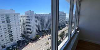 5600 Collins Avenue Gallery 6