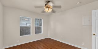 Charming 2BR House in San Antonio Gallery 16