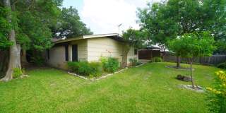 Updated Northeast Park Home Near Loop 410 - Realtor Commission: $500 Gallery 40