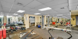 Vibrant Koreatown Living with Rooftop Pool & Spa - 620 S. Gramercy Place Gallery 14