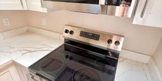 Spacious 2 Bed 1 Bath Fairwood Condo Gallery 8
