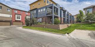 Modern 2 BDR Townhome in Broomfield Gallery 25
