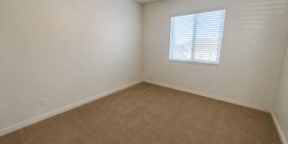 3290 North Vista Avenue Gallery 20