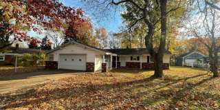 Adorable 3BR 2.5BA Home w/ Sun Room • 2 Car Garage • Private Yard in Avon Lake Gallery 1