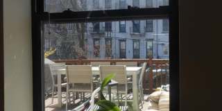 382 6th Street Gallery 17