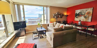 Beautiful Studio Condo in Belltown Gallery 4