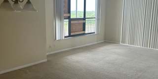 2/2  Beautiful Condo  in great community Gallery 17