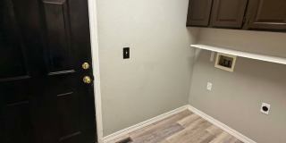 BEAUTIFUL  3 Bedroom 2 Bathroom Home in Royal Heights with garage and large back patio!!!! Gallery 13