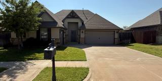 Fantastic 3 Bed 2 Bath with 3 Car Garage Gallery 1