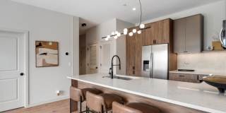 1235 U North Ashland Ave. Gallery 10