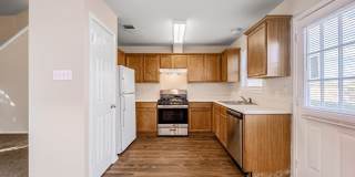 Charming East Austin 2-Story | 3BR | Spacious Yard & Modern Kitchen Gallery 6