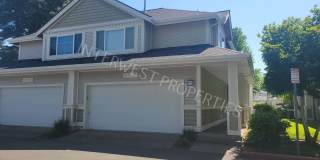 Beaverton 3 Bed 2.5ba Beautiful 2 Story Condo With 2 Car Garage, Gas Fireplace, High Ceilings & Patio! Beaverton 3 Bed 2.5ba Beautiful 2 Story Condo With 2 Car Garage, Gas Fireplace, High Ceilings & Patio! Gallery 1