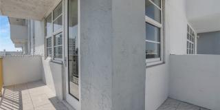 245 18th St Gallery 34