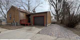 Two bedroom, One bathroom house for rent Gallery 1