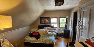 Allston 2 Bed – Top Floor – Skylights – No Fee – 9/1 Gallery 1