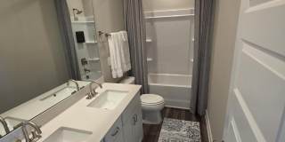 1250 Coach Station Alley Gallery 21