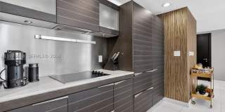 200 Biscayne Boulevard Way Gallery 8
