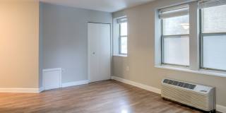 Spacious Studio Across from Meridian Hill Park! Gallery 6