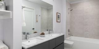 Modern 2BR/2BA with High Ceilings, W&D, Roommate-Friendly Floorplan Gallery 9