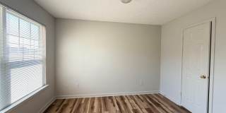 Beautifully Renovated 3 Bedroom 2.5 Bath Townhome with Garage! Pet Friendly! Gallery 16