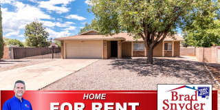 Charming Cul De Sac Home w/ 3 Bedroom, 2 Bath, Central A/C, Large  2 Car Garage, & RV Hook-Ups Gallery 1