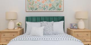 Knoll Crest Gallery 71