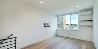 3Bd/1.5Ba Seattle Townhouse Gallery 13
