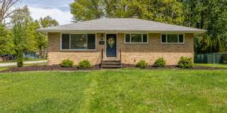 27484 Hollywood Dr Gallery 1