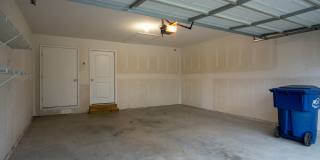 3 Bedroom Duplex with a fenced in yard in Battlefield, MO Gallery 5