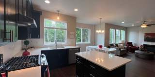 Newer 5 Bedroom House close to Shopping, Lake Padden, WWU, South Side of Bellingham Newer 5 Bedroom House close to Shopping, Lake Padden, WWU, South Side of Bellingham Gallery 12