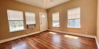 **APPLICATION RECEIVED** **MOVE IN SPECIAL** Charming Highland Park Duplex — Cozy City Living in the Heart of San Antonio Gallery 4