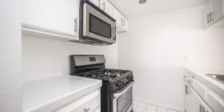 400-420 N. Oakland Ave. Gallery 22