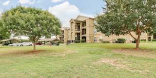 Lakeline Apartments Gallery 17