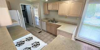 3 Bedroom - Upper Arlington Gallery 10
