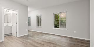 1202 E Pine Street Gallery 25