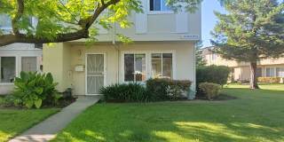 Spacious 2-Story Townhome, A/C, Remodeled Bathrooms, Fresh Paint, Patio, 2C Parking, Great Location! Gallery 1