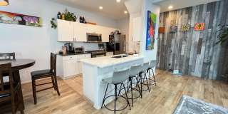 Lovely 2Bd + 2.5Ba in Beaverton!! Minutes Away From Nike! New Roof, Fence, Paint and Additional Bonus Room!! Gallery 8