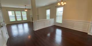 4 bedroom 2.5 bath home with a loft Gallery 4