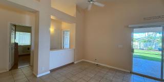 3br/2ba House with Garage, Enclosed Yard & Solar Panels! Pets Negotiable! Gallery 7